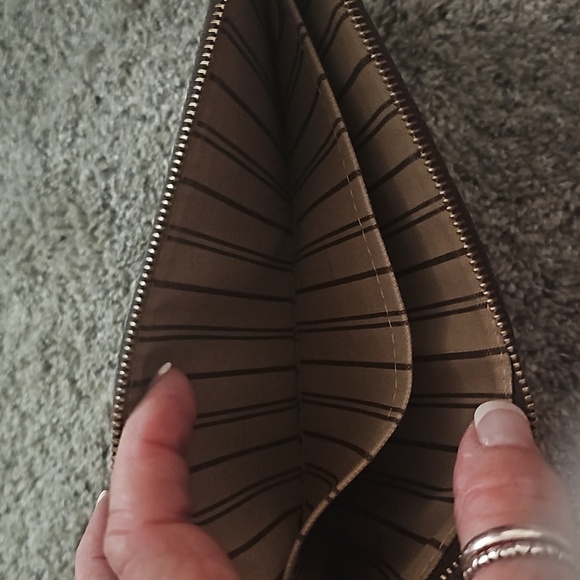 Authentic Louis Vuitton large wristlet - Picture 4 of 7